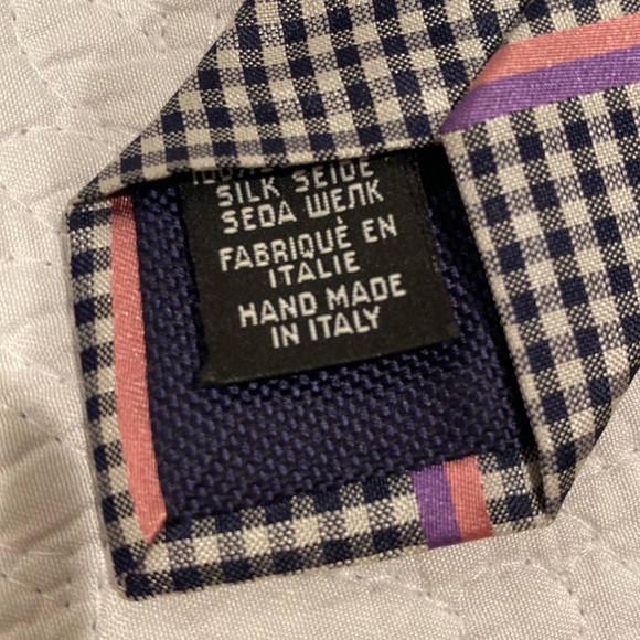 COPY - Chanel Silk Tie - Picture 11 of 16